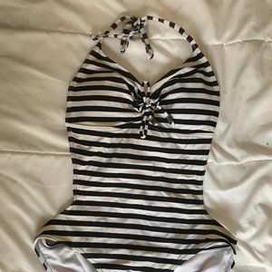 One piece swimming suit